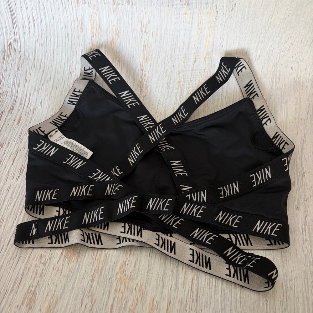 Nike Indy Criss Cross Straps Sports Bra - Picture 4 of 5